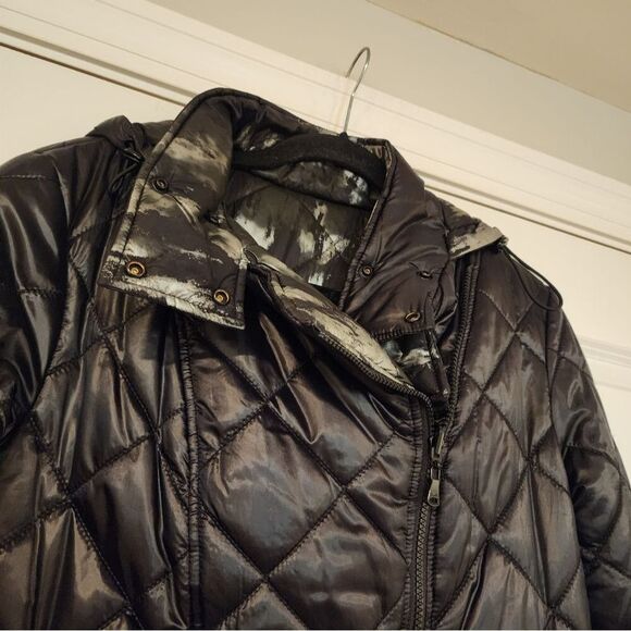 Guess black and silver reversible puffer jacket L - Picture 2 of 7
